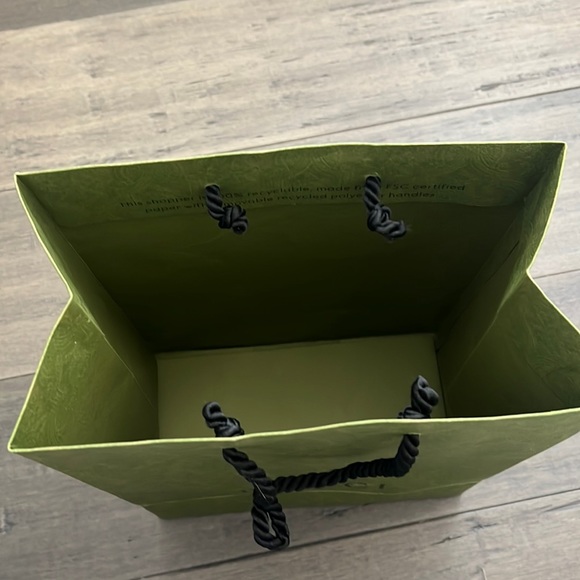 Gucci Gift Bag - Gucci Shopping Bag - Gucci Bag - Picture 3 of 3